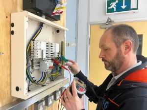 Which Courses do you need to become and electrician